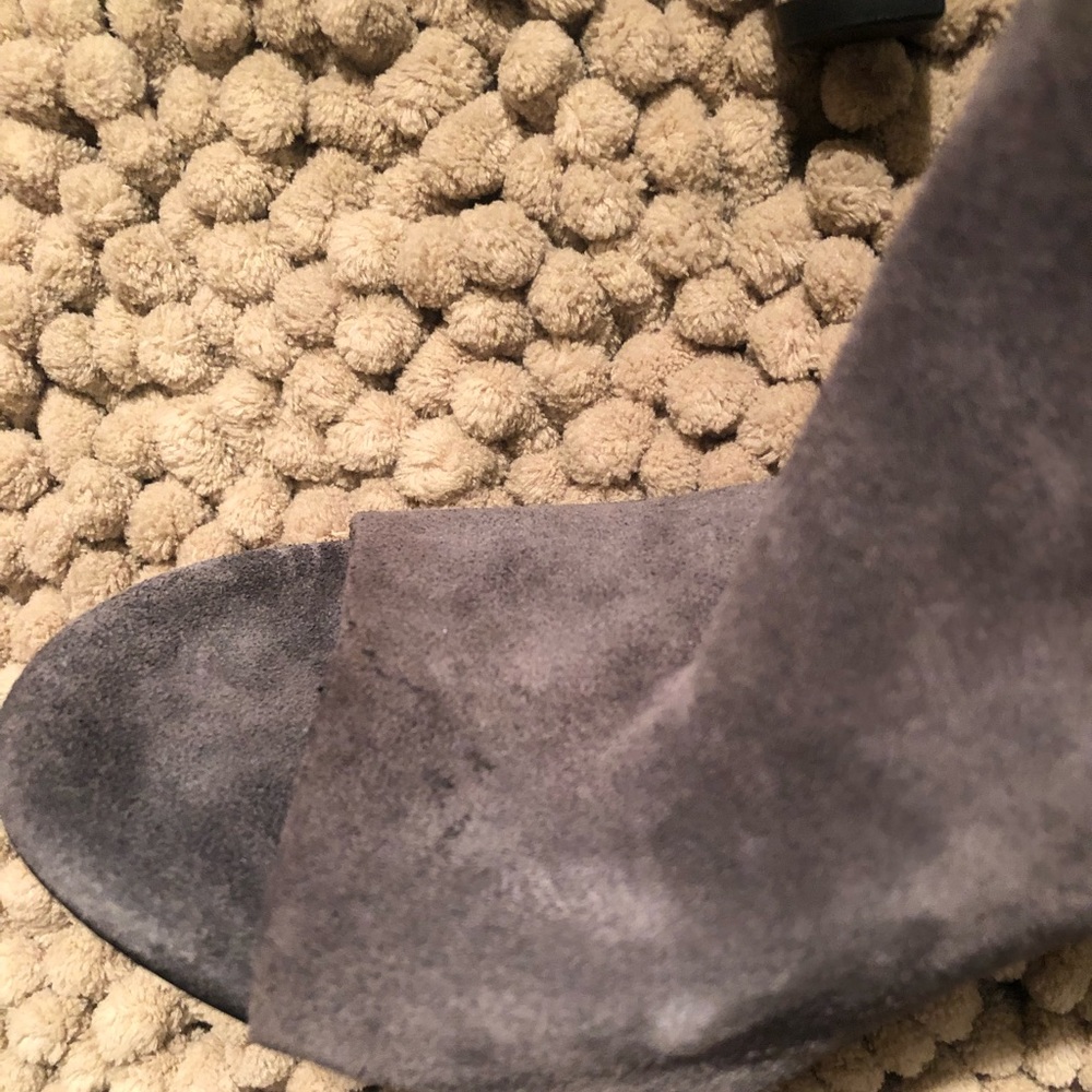 VINCE. Booties - Picture 6 of 10